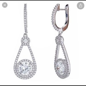 BNWT DAVID TUTERA ETERNITY PEAR DROP EARRINGS